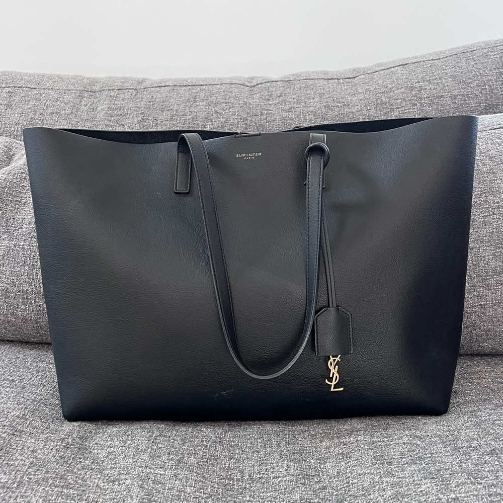 Shopping Saint Laurent Leather Purse + Detachable Interior Zipped Tote
